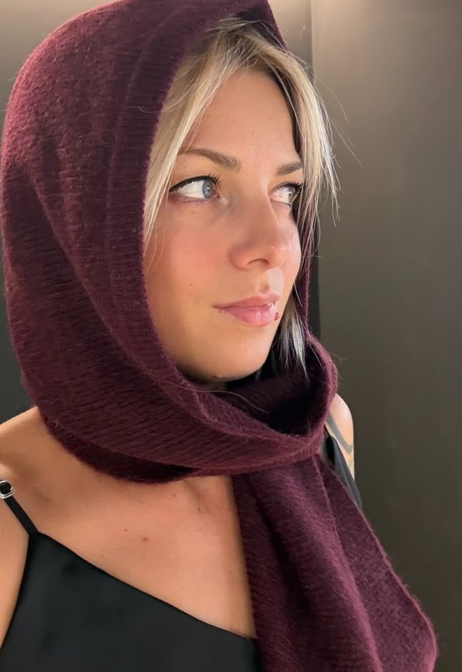 Sciarpa con Cappuccio Nuriette Hoodie Scarf (Prugna / Bordeux) – Nümph