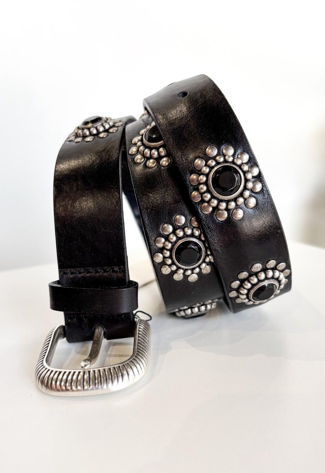 Cintura in Pelle Nera con Pietre e Dettagli Argento – Boho Chic - Nero -  90 cm