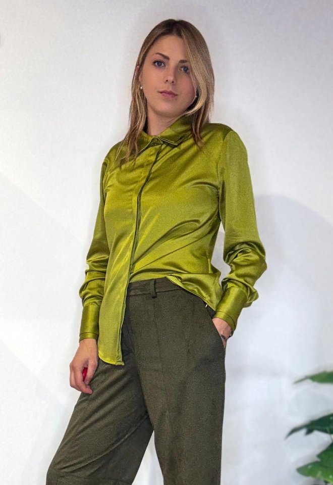 Camicia effetto seta verde vitaminico — Éclà - verde pastello -  S