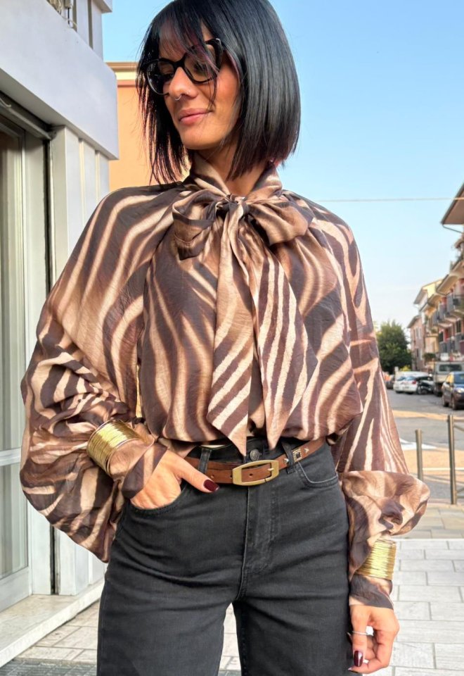 Camicia con fiocco e bracciali oro_Motel - Marrone -  XS/S