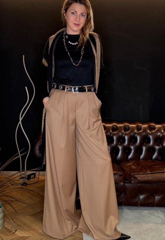 Pantalone a palazzo sabbia Eclà – gamba ampia e pence frontali -  40