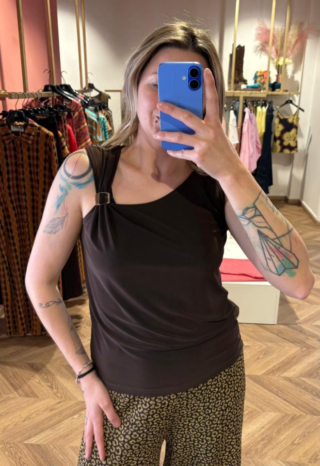 Top Asimmetrico con Dettaglio Dorato -  S